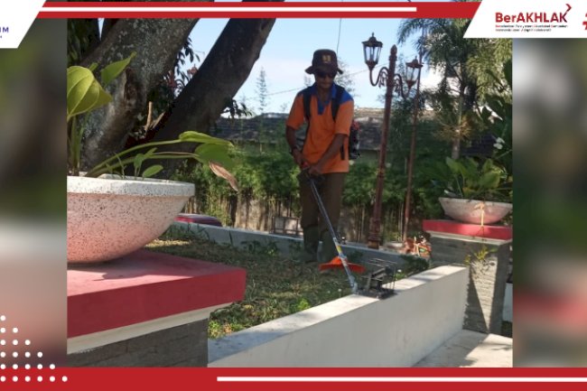 Kegiatan Rutin Pemeliharaan Alun-alun Kabupaten Klaten