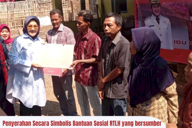 Penyerahan Bansos RTLH yang bersumber dari CSR PT. TIrta Investama oleh Bupati Klaten