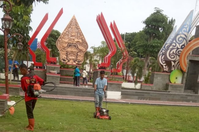Kegiatan Pemeliharaan Fasilitas Umum Alun - Alun