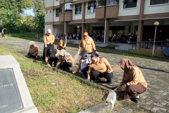 DISPERAKIM KLATEN GELAR KERJA BAKTI UNTUK KEBERSIHAN RUSUNAWA