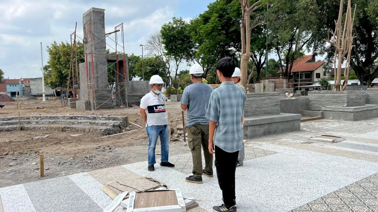 Monitoring pelaksanaan Revitalisasi Alun Alun Minggu ke-14