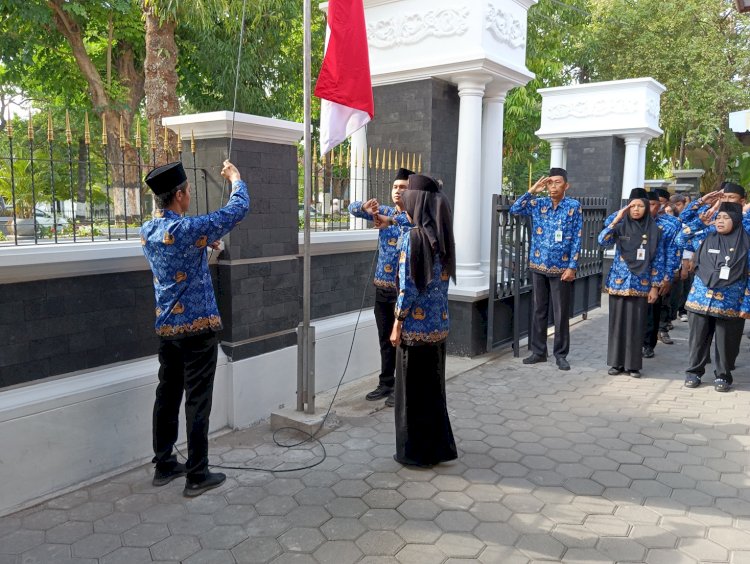 Upacara Bendera Memperingati HUT KORPRI Ke-52