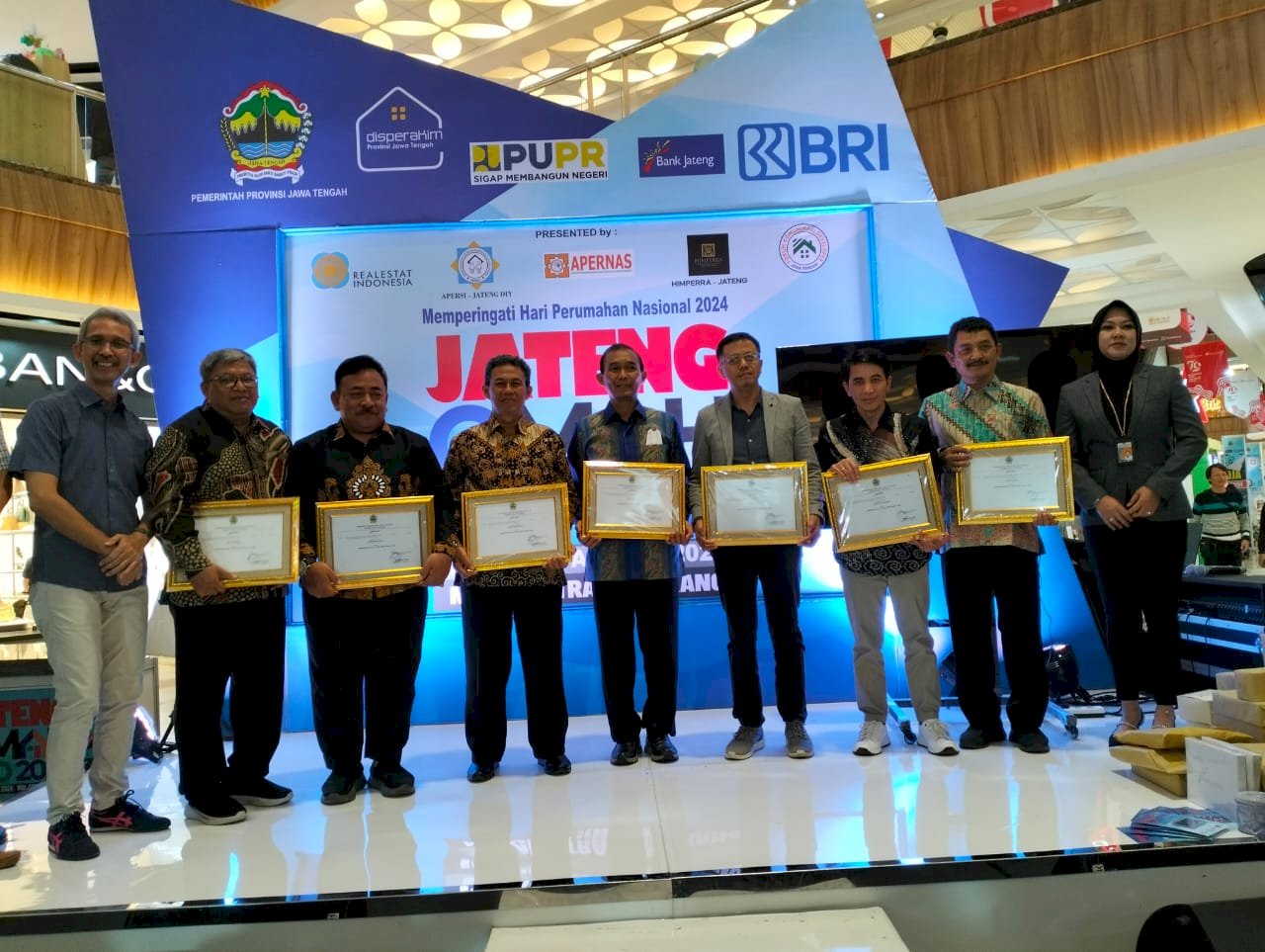 Kabupaten Klaten meraih penghargaan Kabupaten / Kota Layak Huni Tahun 2024 dalam acara Jateng Omah Expo 2024 